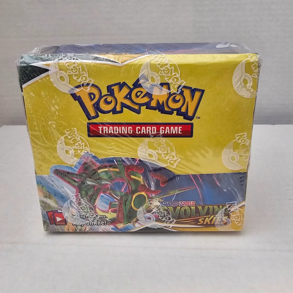 Pokemon TCG Sword and Shield Evolving Skies Booster Box